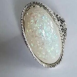 💕NWOT Elegant Costume White Opal Ring